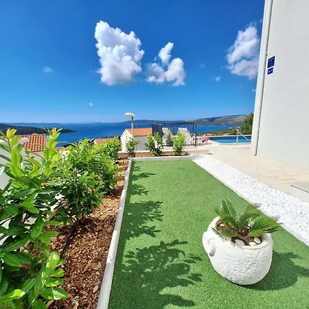 Hill Seget Donji-trogir