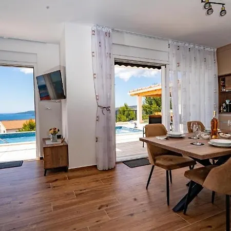 Hill Seget Donji-trogir * Seget Donji